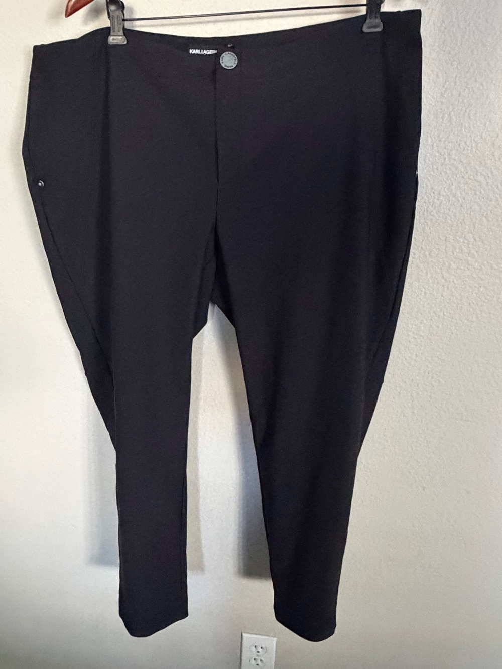 Karl Lagerfeld Paris Black Women’s Ankle Pants 20W